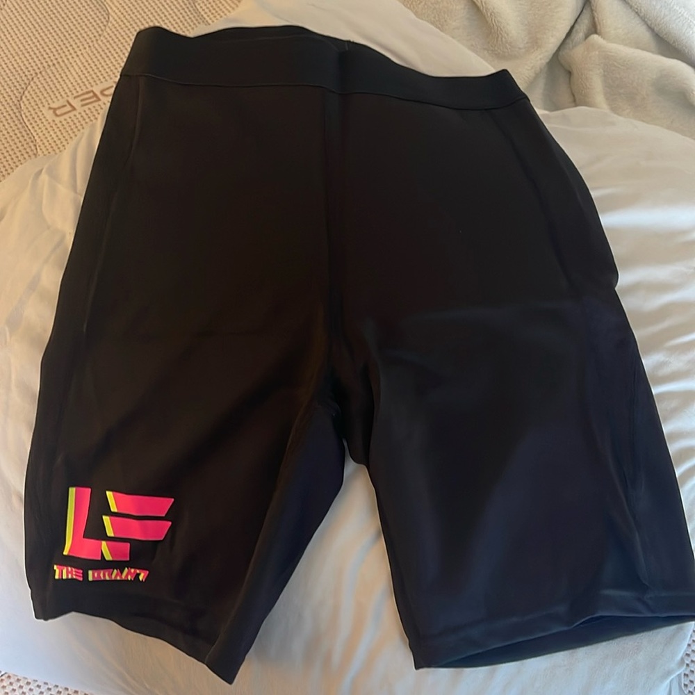 LF the brand biker shorts size medium